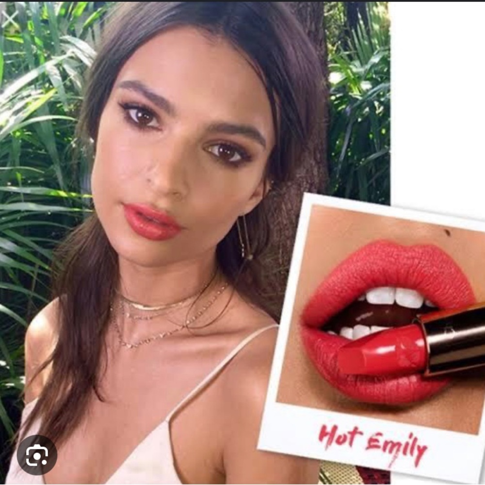 Charlotte tilbury hot lips lipstick in Hot Emily
